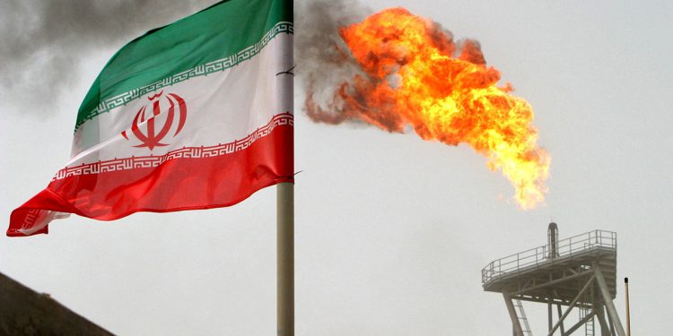 State Department preusmjerava sankcije “maksimalnog pritiska” na iransku trgovinu naftom