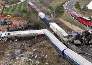 Štrajkovi i prosvjedi zbog smrtonosne željezničke nesreće paralizirali Grčku