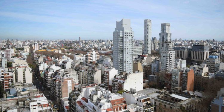 Stvoritelj kontroverznih Vaga Memecoin predstavio je Melaniju, kaže da je snajperio oba tokena