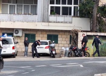 Sudar motociklista kod Doma zdravlja. Na svu sreću nema ozlijeđenih (FOTO)