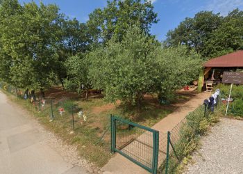 Sukobilo se više osoba, propucana zgrada u kojoj je vrtić