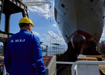 Svečanost rezanja čelika za Scenic Eclipse New Generation