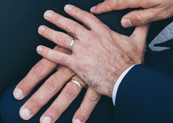 Svećenike pitali može li katolik ići na istospolno vjenčanje: Njihov odgovor potresa svijet