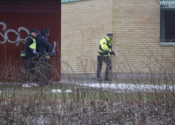 Švedska škola na zaključavanju nakon što je pet ljudi pucalo s ‘automatskim oružjem’ u obrebro