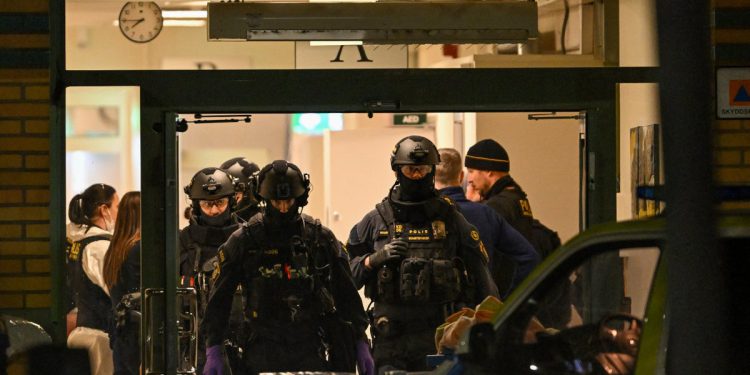 Švedska škola pucanja najnovije: Učitelji govore o hororu kao 11 mrtvih u najgorim masovnim pucnjavama u povijesti zemlje