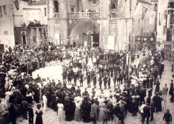 TRIPUNDANSKE SVEČANOSTI  I BOKELJSKA MORNARICA Prošlost i sadašnost zajedno u splitskom Pomorskom muzeju