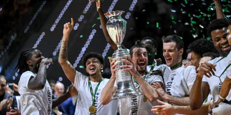 Talijanski košarkaški kup, Trento je pobijedio napadom. Milan umoran