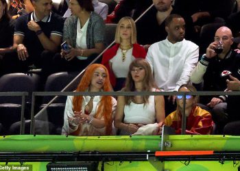 Taylor Swift povisila se u Super Bowlu dok se gradski šefovi Kansas raspadaju protiv Philadelphia Eagles