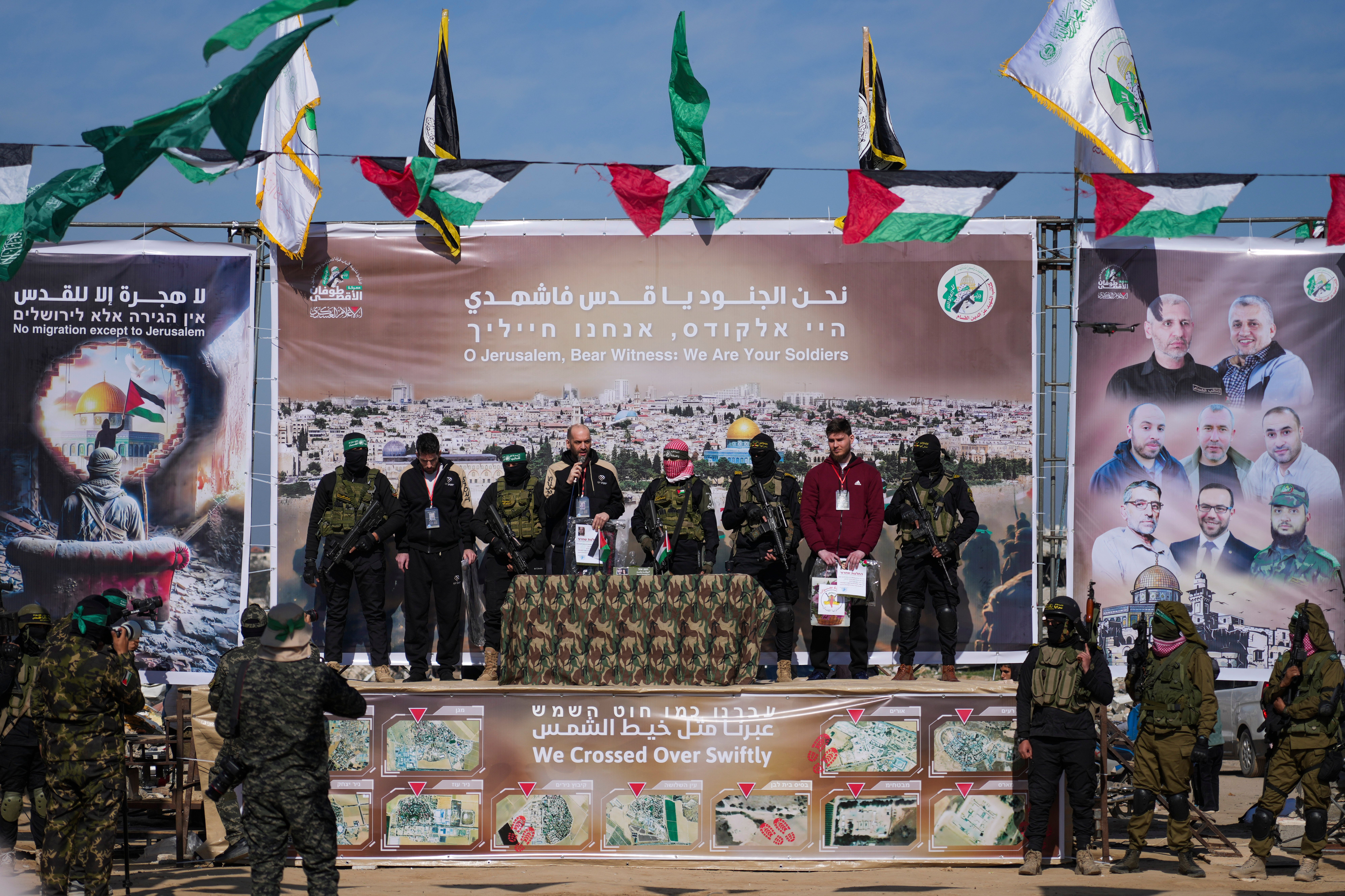 Tri talaca održana u Gazi, s lijeve strane, američki-izraelski sagui dekel chen, argentinski-izraelski iair rog i ruski-izraelski aleksandar (sasha) Troufanov, prate hamas i islamske džihadske frajere
