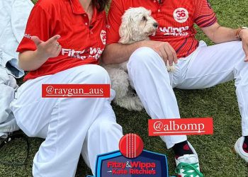 Tko je znao da su prijatelji? Raygun trlja ramena s Anthonyjem Albaneseom na događaju u dobrotvorne svrhe