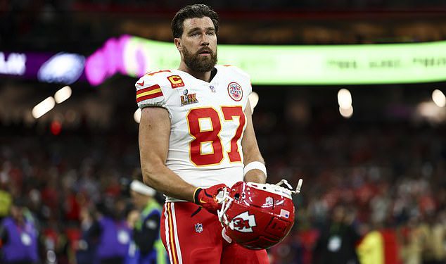 Travis Kelce ‘razgovarati o NFL -u za umirovljenje s Taylor Swift’ dok ga pjevačica utješi nakon noćne more Super Bowla