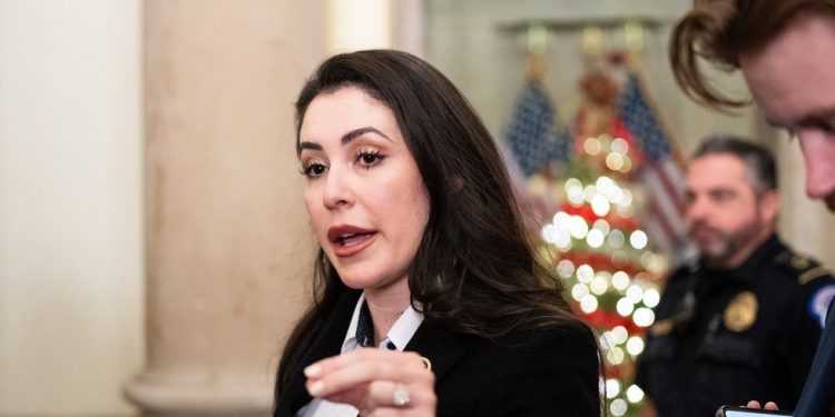 Trump Aide obećava informacije o Epsteinovoj ‘Lolita Express’ – RT World News