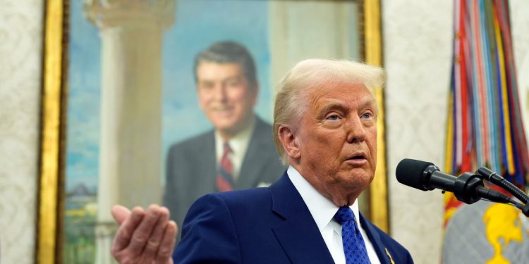 Trump i Muskov savezni plan otkupa radnika može nastaviti; Predsjednik zadirkuje sastanak Putina u Saudijskoj Arabiji: uživo