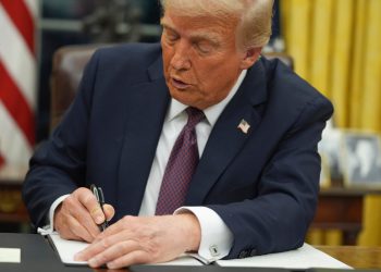 Trump je nanio još jedan udarac nakon što sudac blokira izvršni nalog za državljanstvo