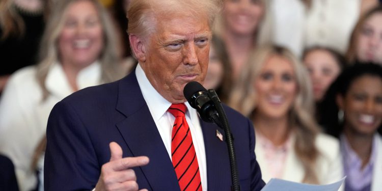 Trump najavljuje da se instalira kao predsjednik Centra Kennedy