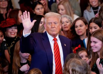 Trump nudi preseljenje bijelim Južnoafrikancima – RT World News