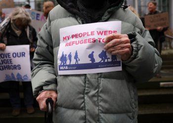 Trump otkazuje ugovore s izbjegličkim skupinama dan nakon što sudac blokira obustavu programa preseljenja