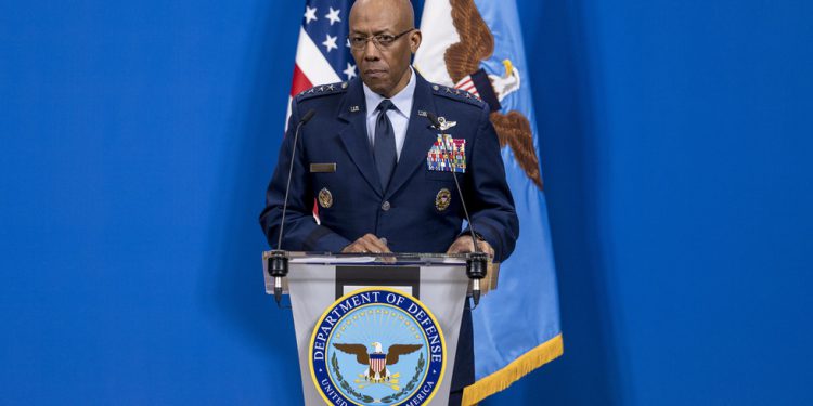 Trump puca na vrhu generala koji je podržao Black Lives Matter – RT World News