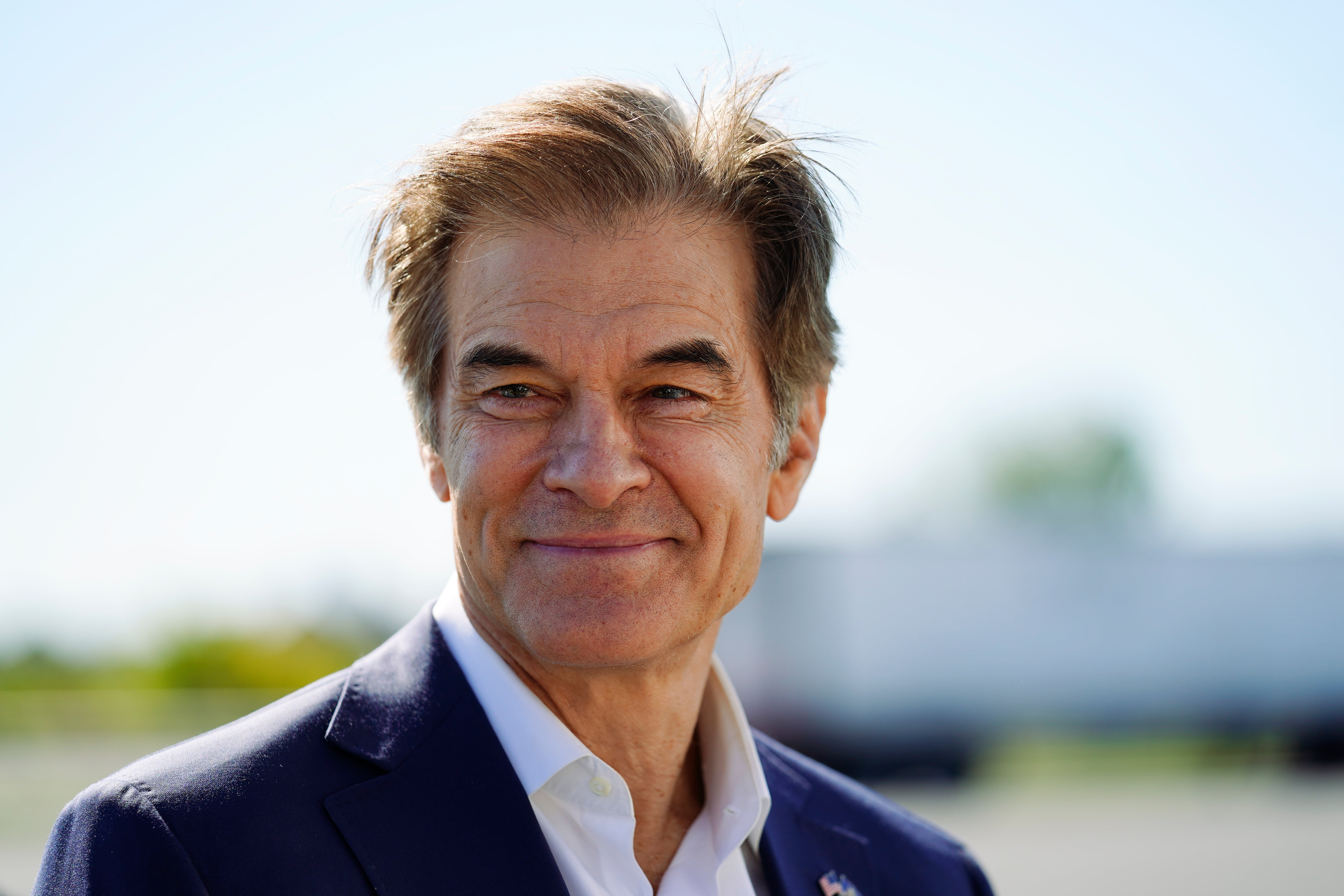 Mehmet Oz posjećuje Centar za testiranje vozačke škole i licence AW u Allentownu, PA, 23. rujna 2022
