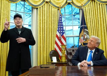 Trumpova Bijela kuća kaže da Elon Musk nije zadužen za Dogea, kao vrhunski službenik socijalnog osiguranja: uživo
