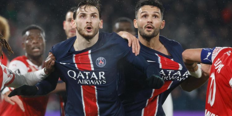 U PSG Kvaratskhelia je odmah potopljena kritikom