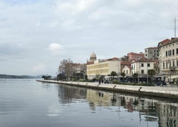 U Šibeniku se potukla dva Indijca