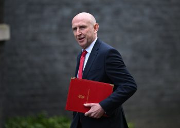 Ukrajinsko-rusko rat najnovije: Nema razgovora bez Kijeva za stolom, kaže Velika Britanija, kako Trump poziva Putina u nastojanju da okonča sukob