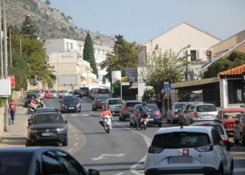 Uskoro kreće asfaltiranje Ulice Iva Vojnovića, gradonačelnik najavio zastoje, ali obećao da neće biti blokada