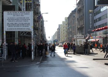 Uspon krajnje desno u istočnoj Njemačkoj ostavlja multikulturalni Berlin zarobljen