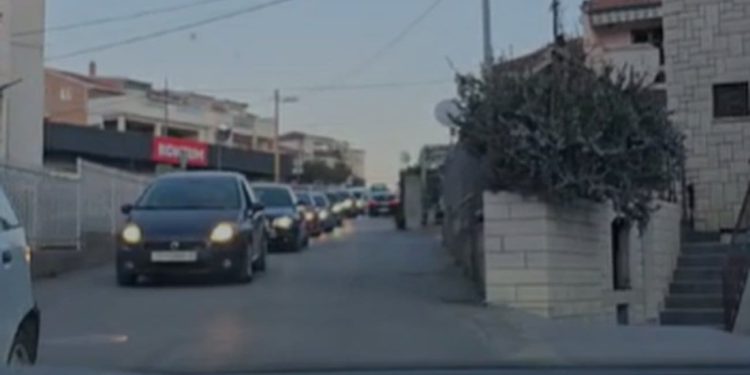 VIDEO Kolaps na sporednim ulicama u Neslanovcu zbog prometne nesreće na Smokoviku