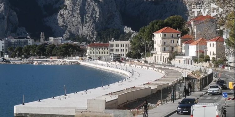 VIDEO Omišani s nestrpljenjem iščekuju završetak radova na novoj šetnici