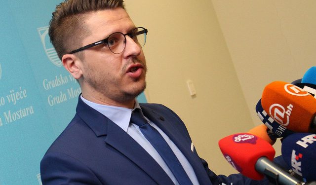 VIJEĆNIK O PJEŠAČKIM PRIJELAZIMA ‘Iscrtali smo signalizaciju, sad je nema, da smo u Kolumbiji mislio bih da je netko pošmrkao’