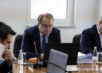 VLADA FEDERACIJE BiH Usvojene uredbe o sufinanciranju doprinosa i neoporezivoj novčanoj pomoći do 450 KM