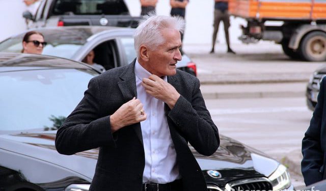 VUKOVIĆ ‘Nevjerojatno je da se Špirićevo sjedenje u fotelji proglašava vitalnim nacionalnim interesom srpskog naroda’