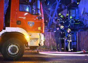 Veliki požar kod Križa: Sedam obitelji evakuirano, vatra im progutala kuće