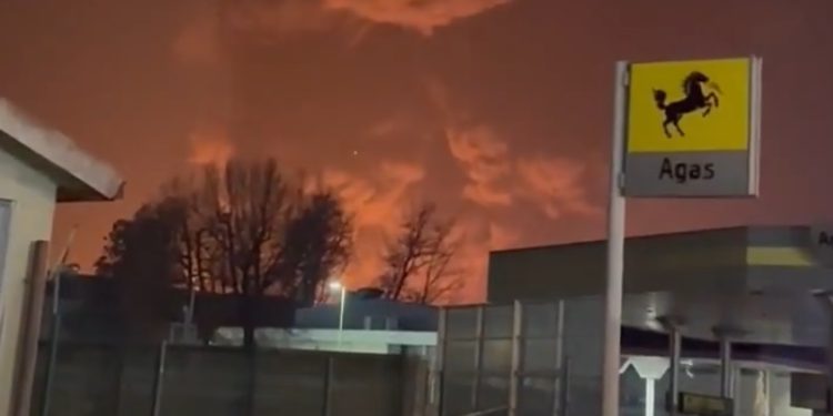 Veliki požar u susjedstvu, građanima se savjetuje da ne otvaraju prozore