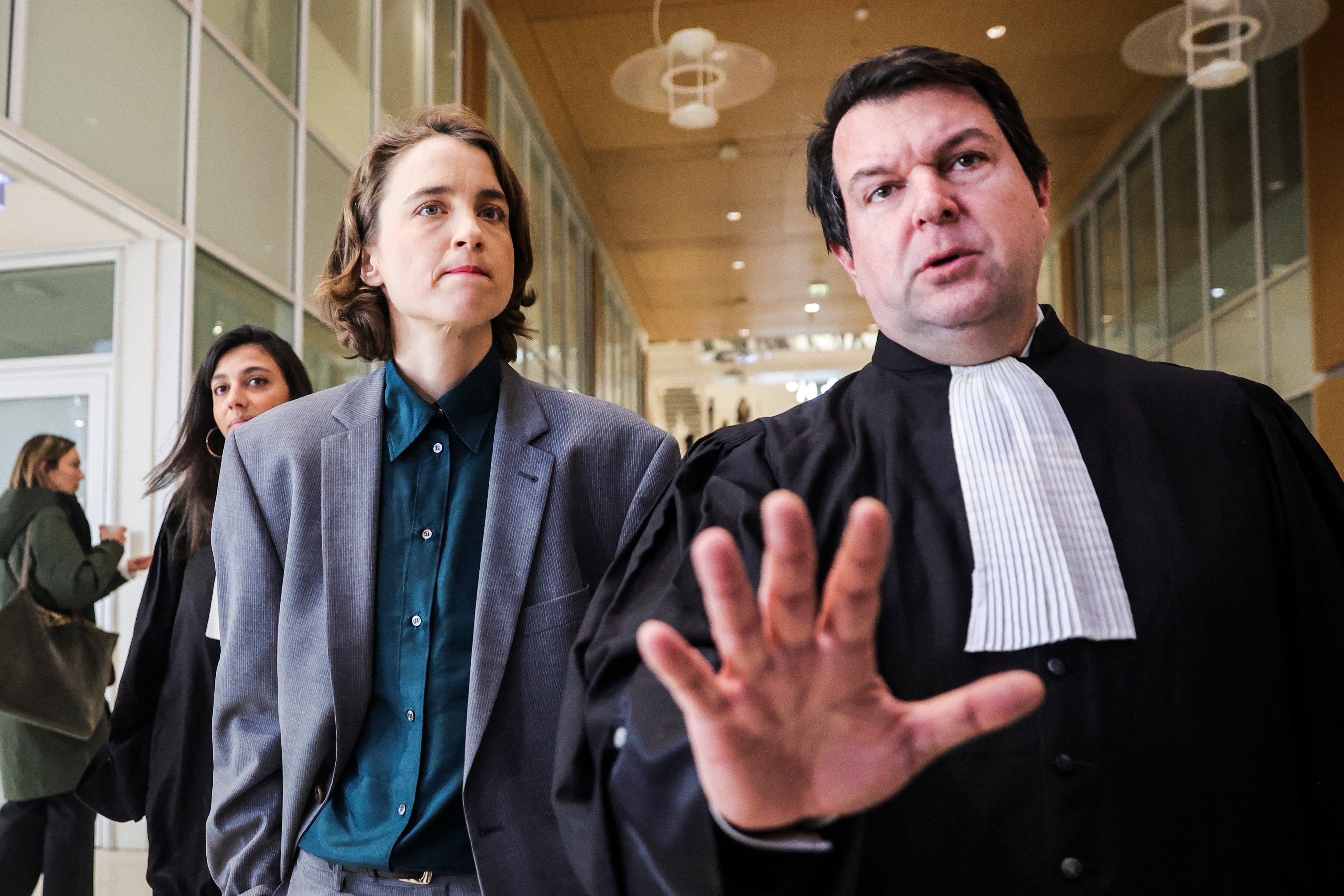 Francuska glumica Adele Haenel napušta sudnicu nakon presude