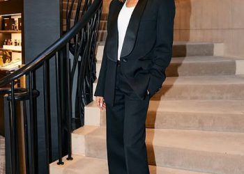 Victoria Beckham ‘očajna’ je što je njezin novi dokumentarni film bio hit jer se uzbuđenje gradi nakon ogromnog uspjeha muža Davidovog Netflix Showa