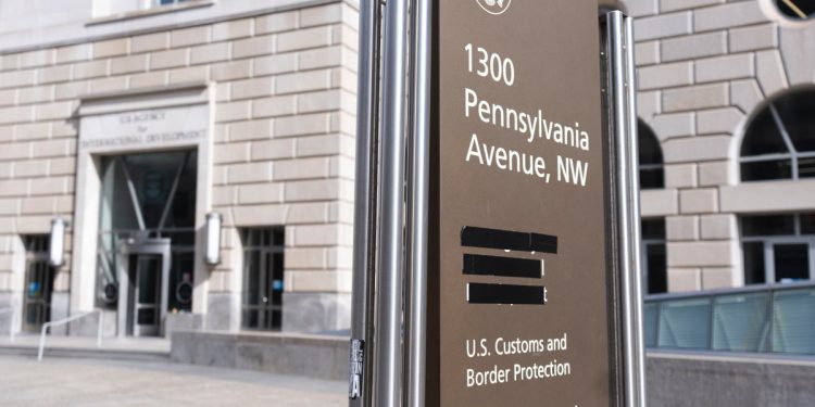 Volonteri sada prate ono što je već izgubljeno u zamrzavanju USAID -a