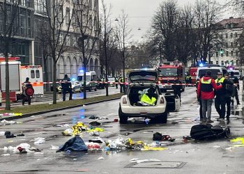Vozač automobila u Münchenu pluta u gužvu 1 dan prije nego što se Vance i svjetski čelnici okupljaju na sigurnosnoj konferenciji