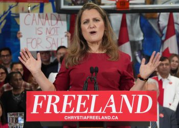 Vrhunski kanadski zakonodavac zavjetuje se 100% tarife na Musk -ove tesla u ‘kirurškim’ represalijama budućim Trumpovim prijetnjama