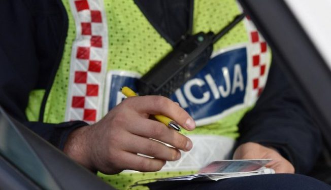 Vrludao po cesti iz jedne trake u drugu: 39-godišnjak sjeo za volan s 1,88 promila