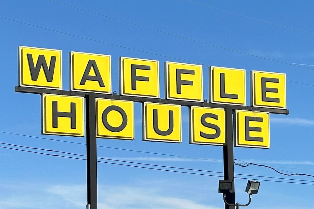 Kupci koji ne sumnjaju bili su pogođeni doplatom naređenom po dodatnom dodatku kada su ovog tjedna posjetili svoju lokalnu Waffle House.