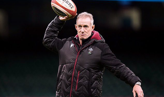 Wales je uputio još jedan udarac nacije Mid-Six jer ključni član tima slijedi Warrena Gatlanda iza vrata nakon što je bio nepristojan poraz