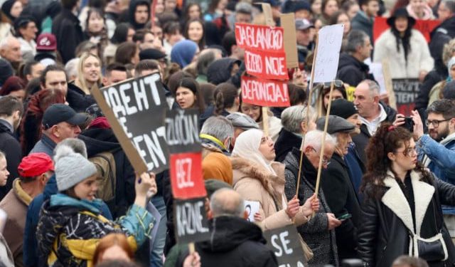 ZBOG JABLANICE Počeli prosvjedi ispred Parlamenta BiH