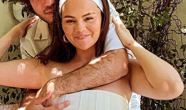 Zaručnik Selene Gomez Benny Blanco preletio je preko “odvratne” geste za Valentinovo