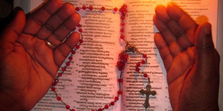 Znate li moćnu milost jedne Zdravo Marije dnevno? ‘Događa se svaki put kad moliš’