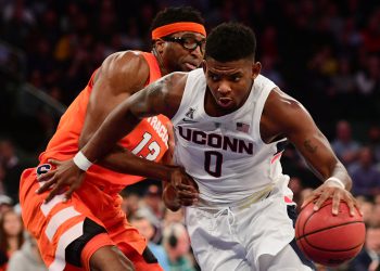 Zvijezda košarkaške košarke optužene za pucanje vlastite mame