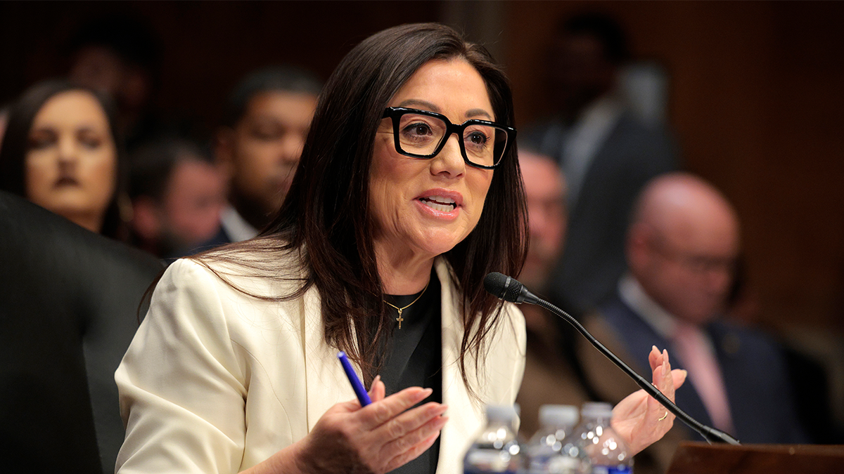 Lori Chavez-Dememer, kandidatkinja za ministar rada, sudjeluje na ročištu za potvrdu odbora za zdravstvo, rad i mirovine u Washingtonu 19. veljače 2025. godine.