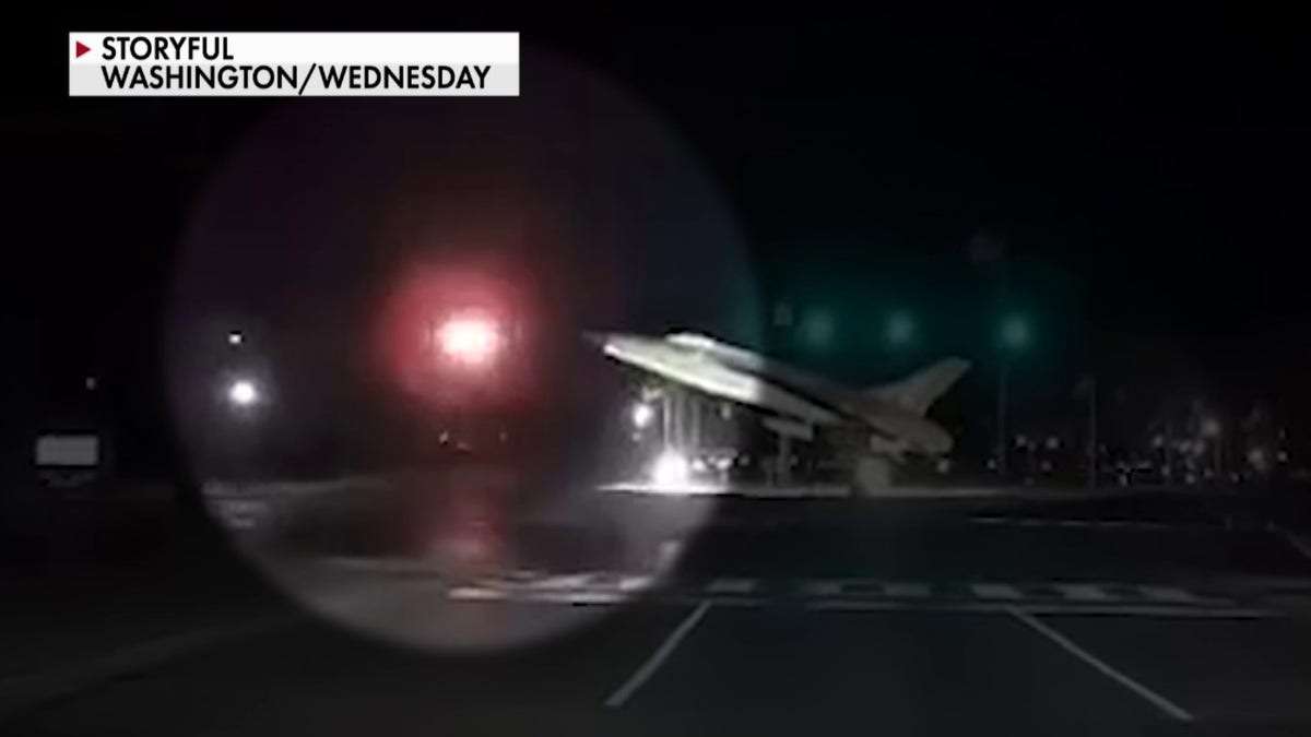 Dashcam Video bilježi DC avionsku nesreću